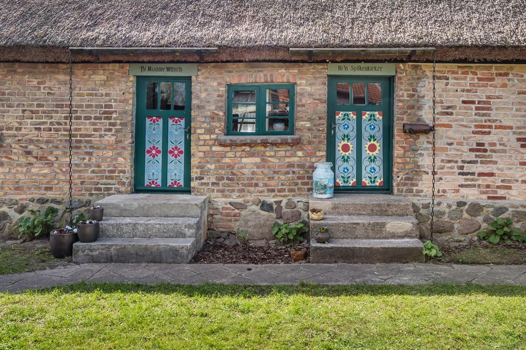 Hexenhaus Auf Ruegen Appartement Rappin Buitenkant foto